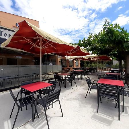 Hostal Mas Ferrer Cornellá de Terri المظهر الخارجي الصورة