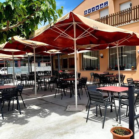 Hostal Mas Ferrer Cornellá de Terri المظهر الخارجي الصورة