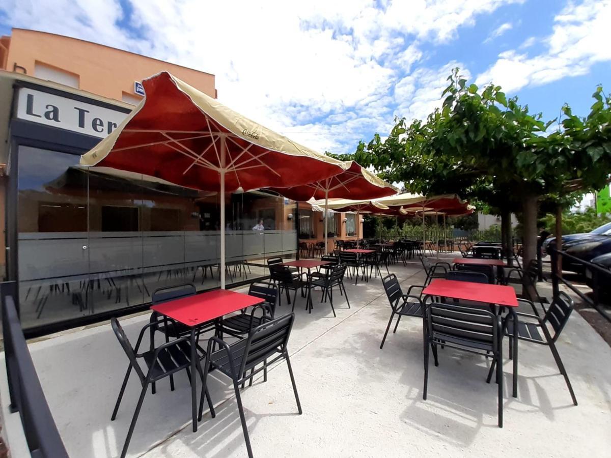 Hostal Mas Ferrer Cornellá de Terri المظهر الخارجي الصورة