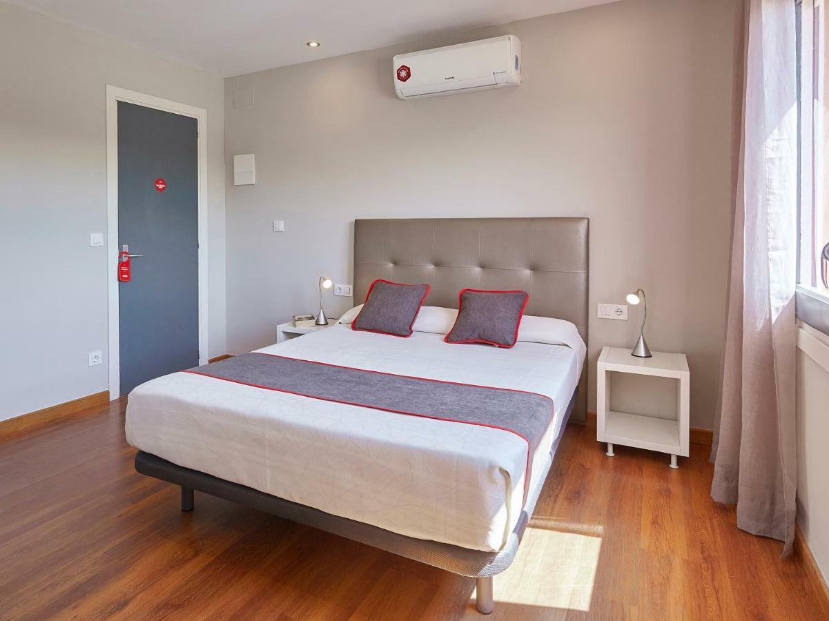 Hostal Mas Ferrer Cornellá de Terri المظهر الخارجي الصورة