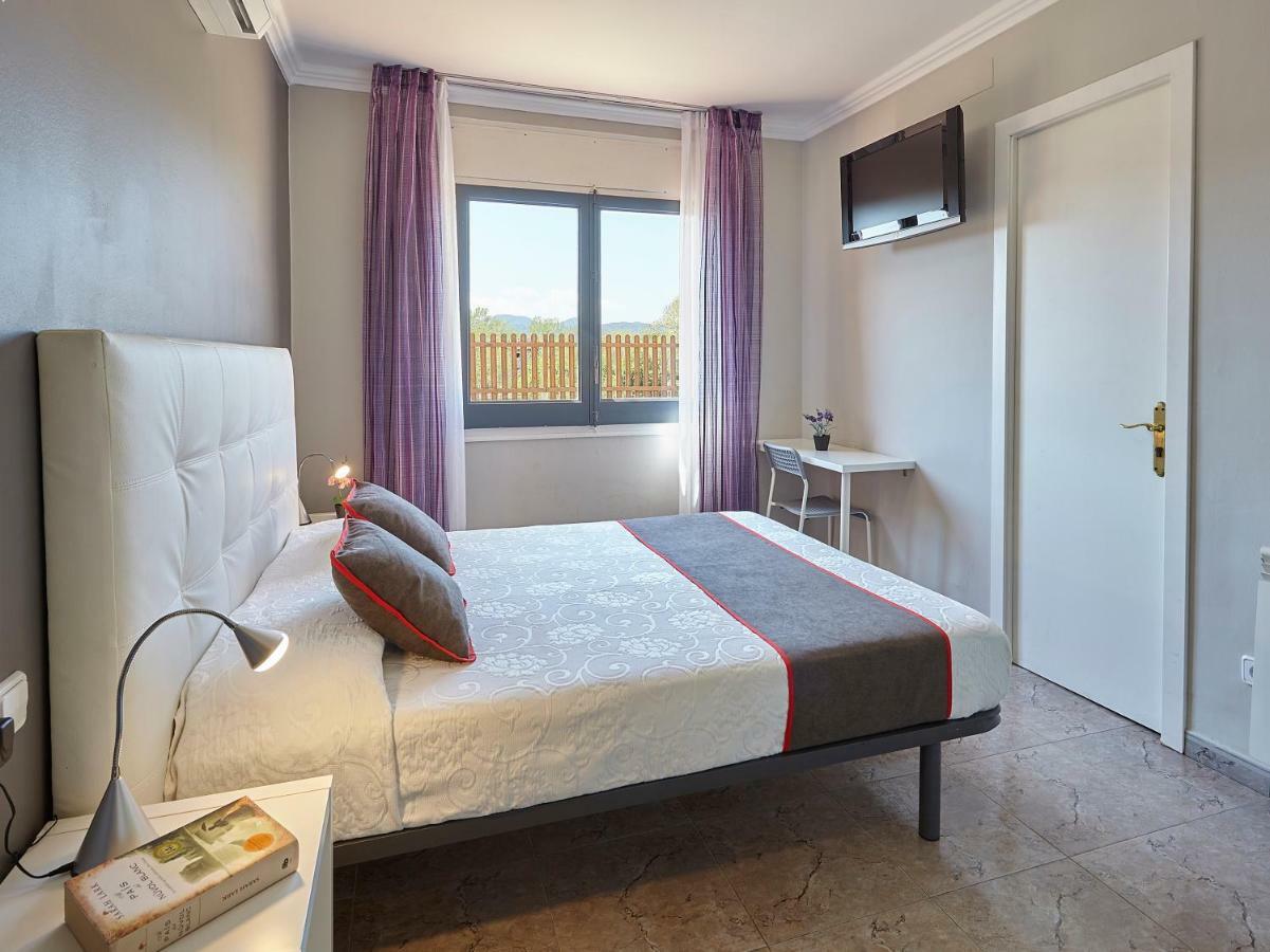 Hostal Mas Ferrer Cornellá de Terri المظهر الخارجي الصورة