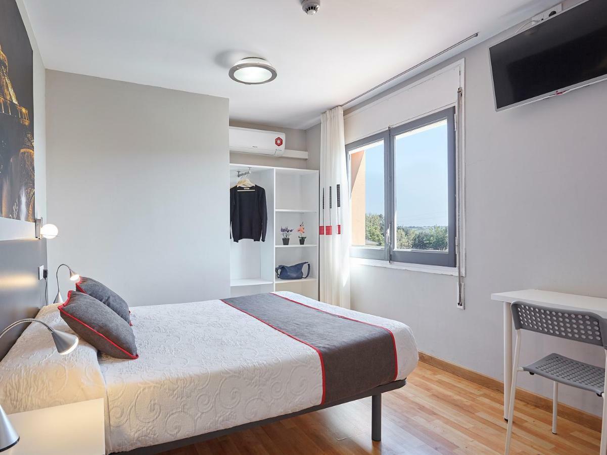 Hostal Mas Ferrer Cornellá de Terri المظهر الخارجي الصورة