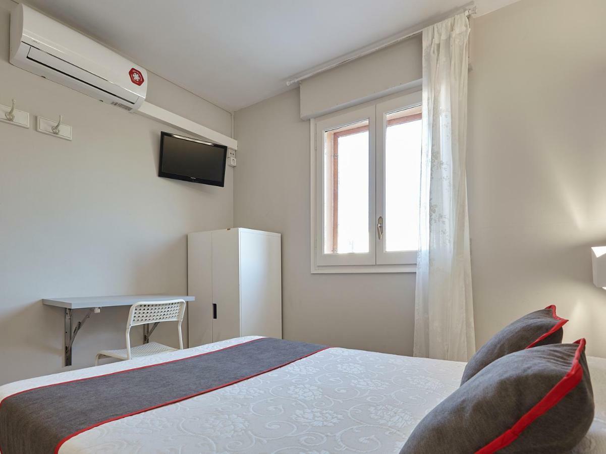 Hostal Mas Ferrer Cornellá de Terri المظهر الخارجي الصورة