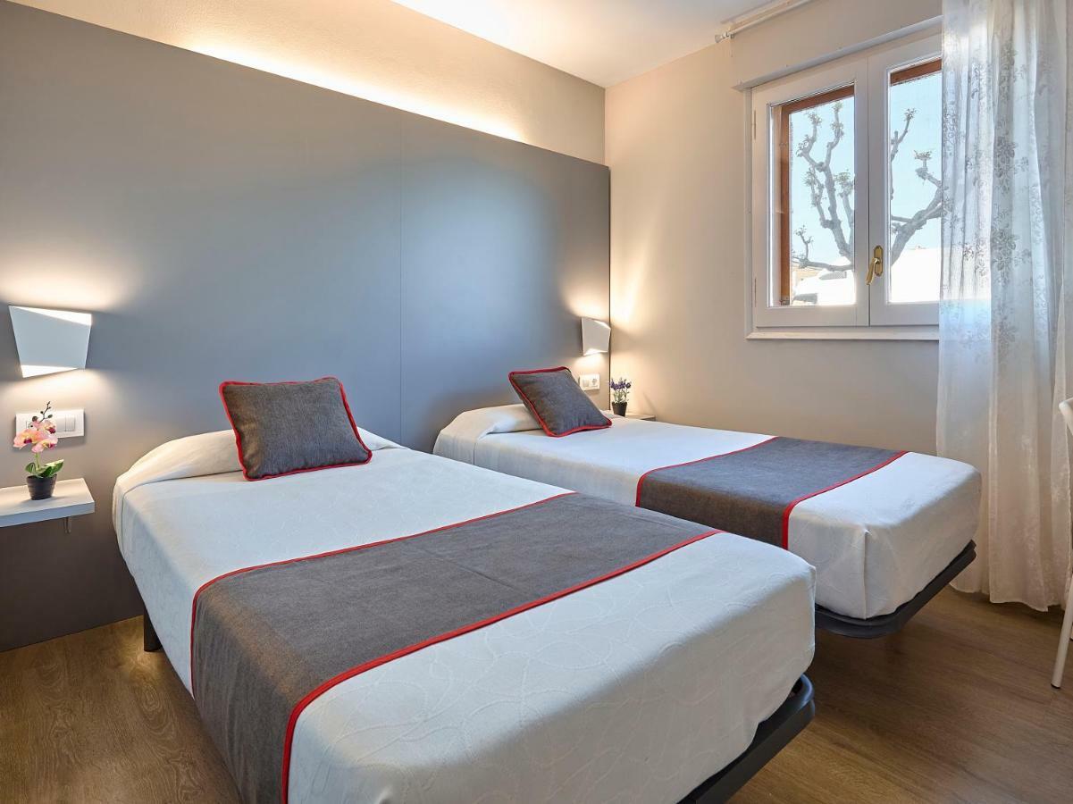 Hostal Mas Ferrer Cornellá de Terri المظهر الخارجي الصورة