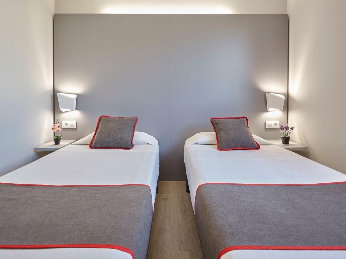 Hostal Mas Ferrer Cornellá de Terri المظهر الخارجي الصورة